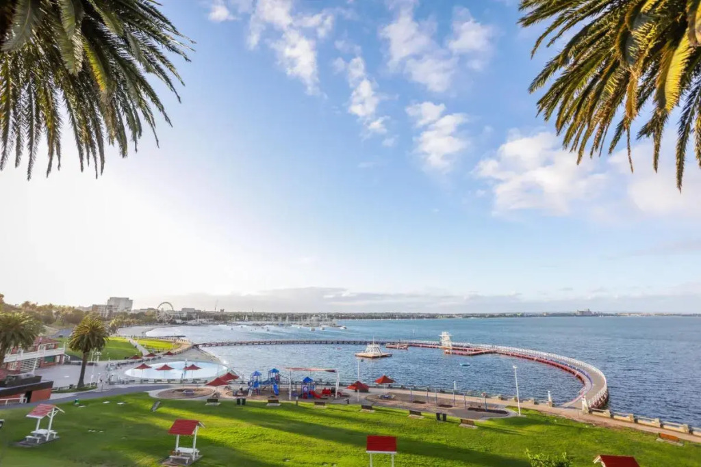 Newly Renovated Geelong Serviced Apartments by Short & Long Stays