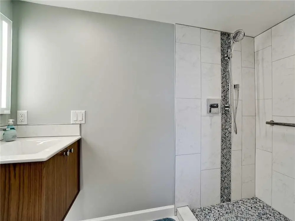 Inlet 21 - Two Bedroom Condo