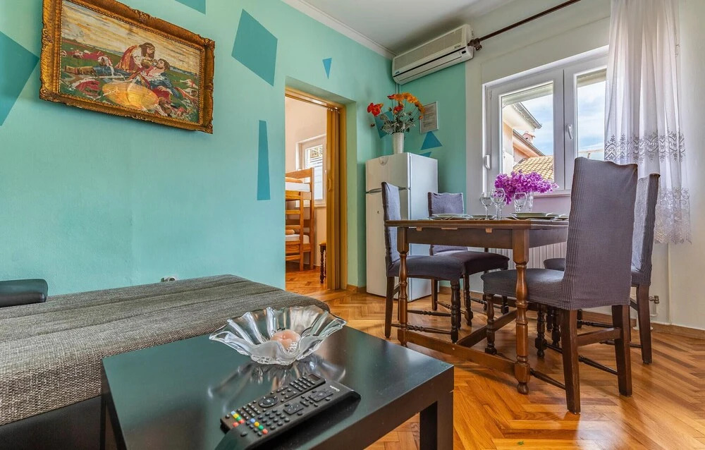 Nice Home in Medulin With Wifi and 2 Bedrooms