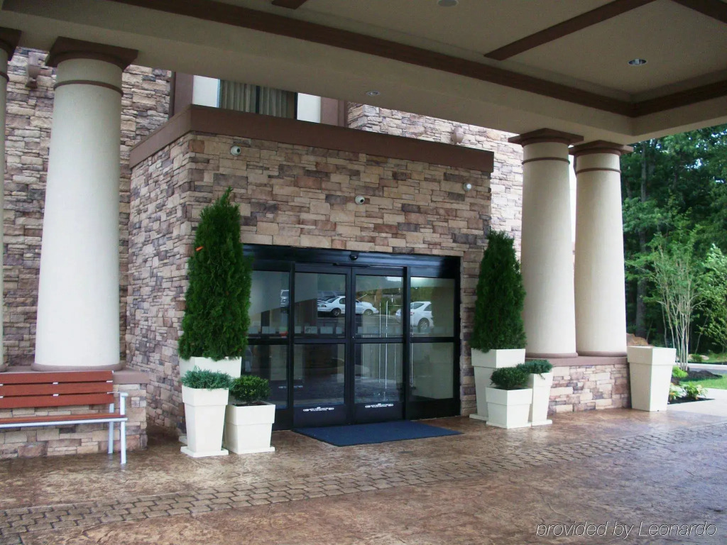 Holiday Inn Express & Suites Maumelle by IHG