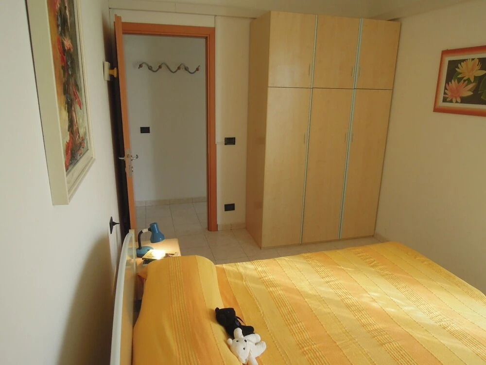 Homely one Bedroom Flat With Side sea View