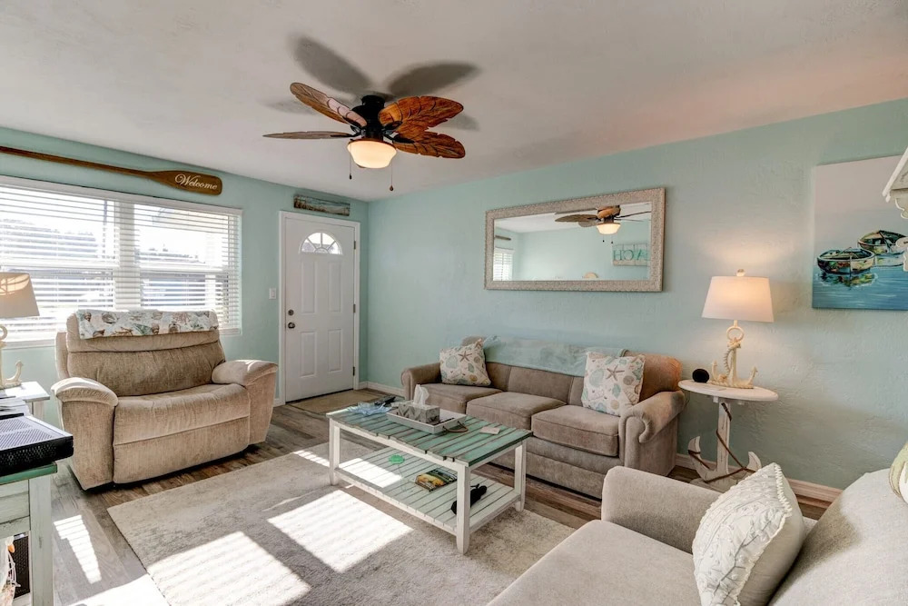 Tropical Retreat, Updated Private Home With Wifi
