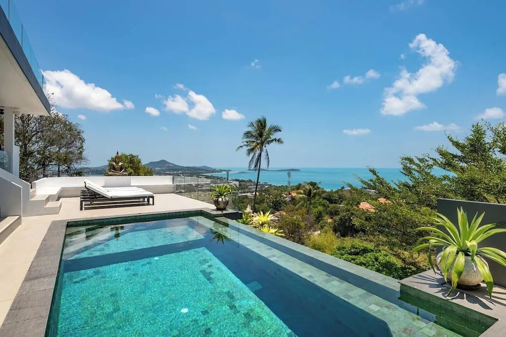 Serene Escape Balcony Villa in Chaweng KBR20