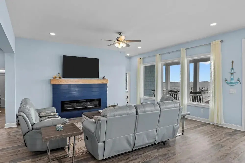 Straits Serenity 3 Bedroom Home by RedAwning