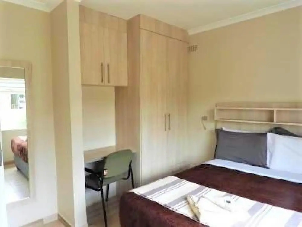 2 Bed Apartment With En-suite Kitchenette - 2065