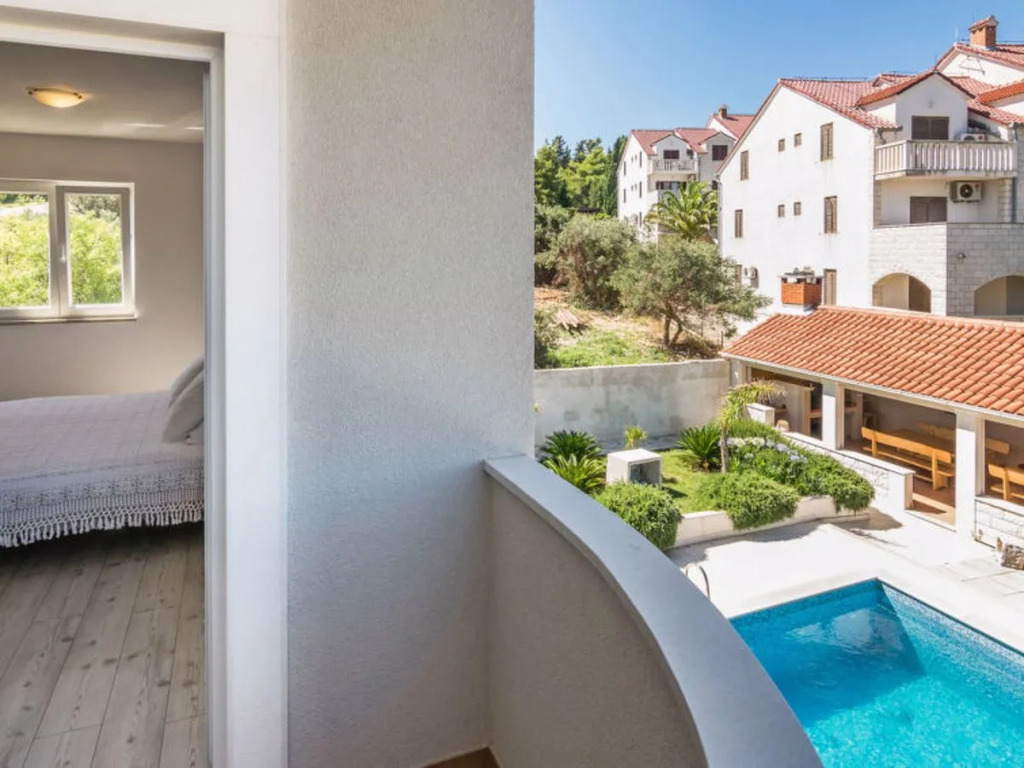Villa 2 Pools 17544