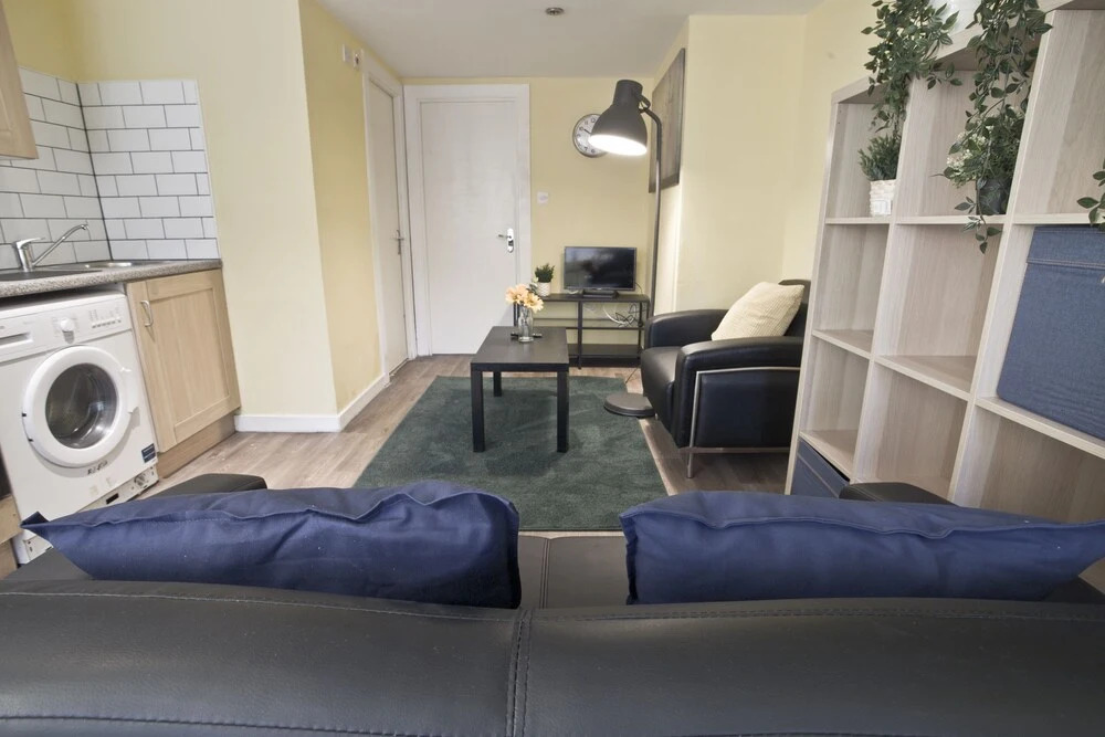 Short Stay Bristol - Church Apartment