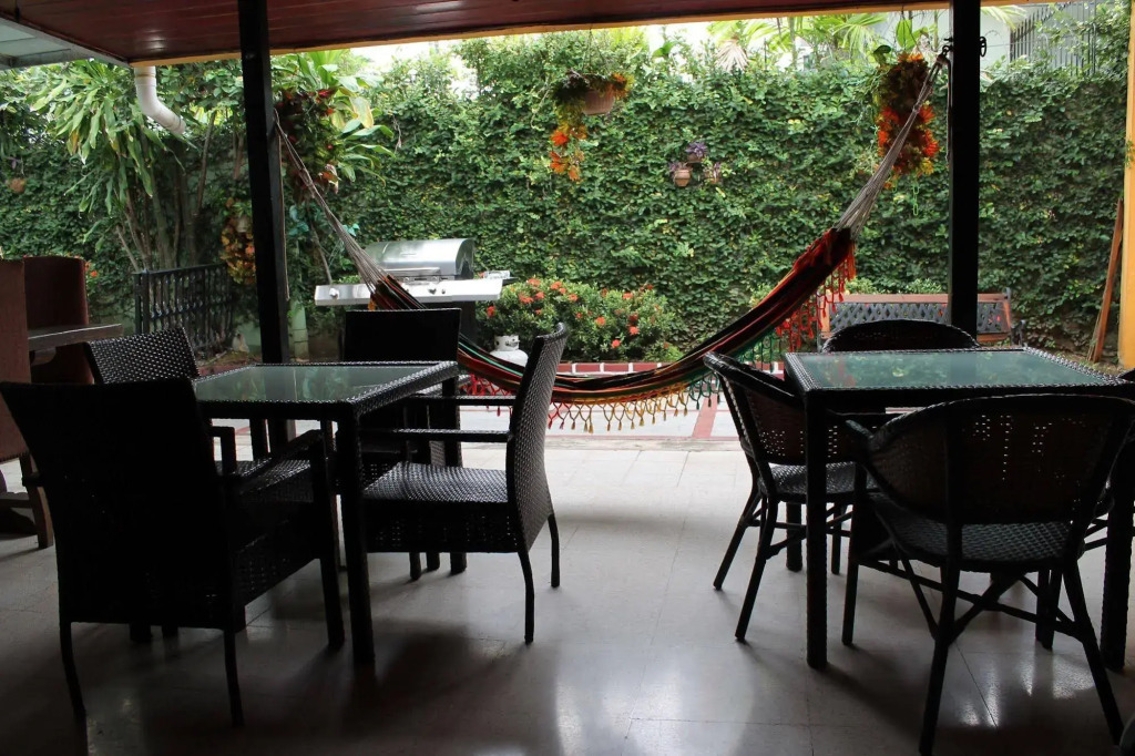 Hostal Cocos Inn