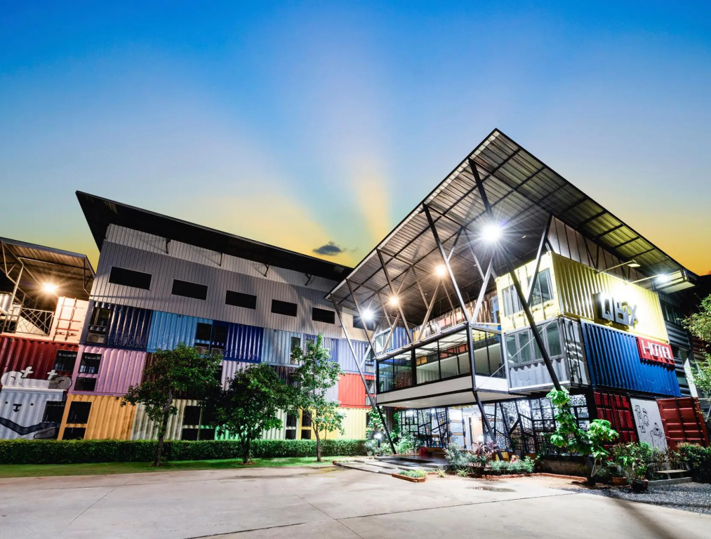 QBix Hotel