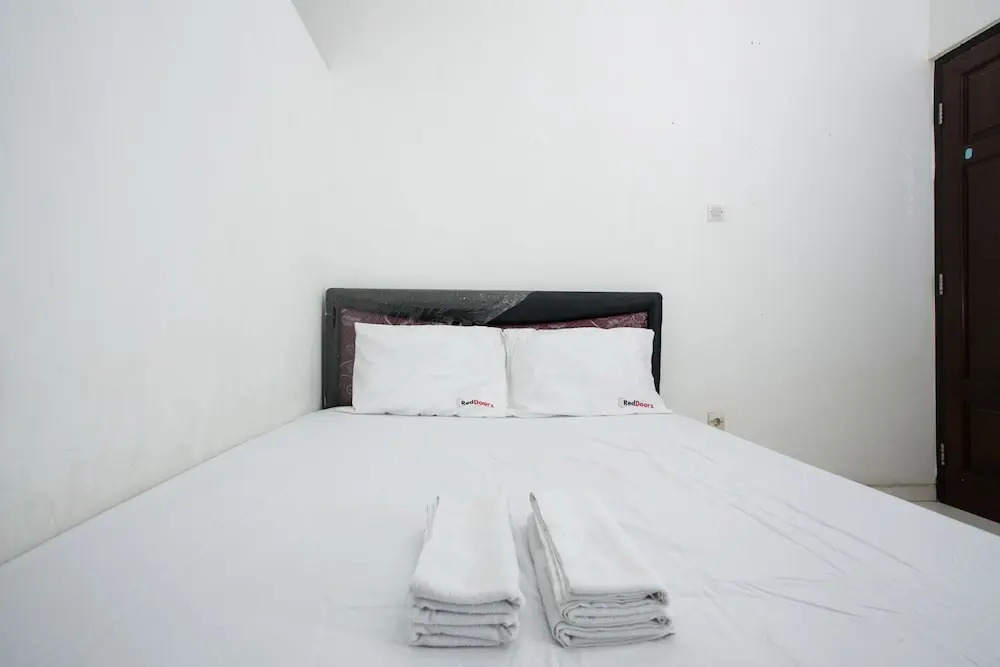 Reddoorz near Kejaksaan Negeri Surabaya