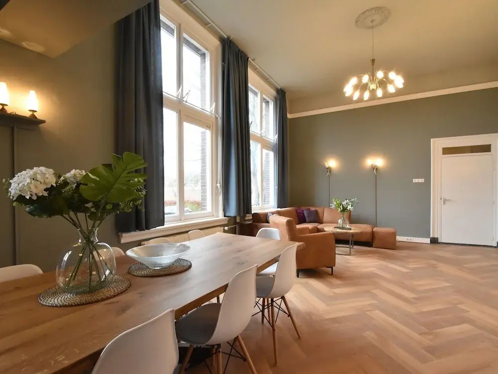 Luxurious Holiday Home in Enkhuizen With Parking