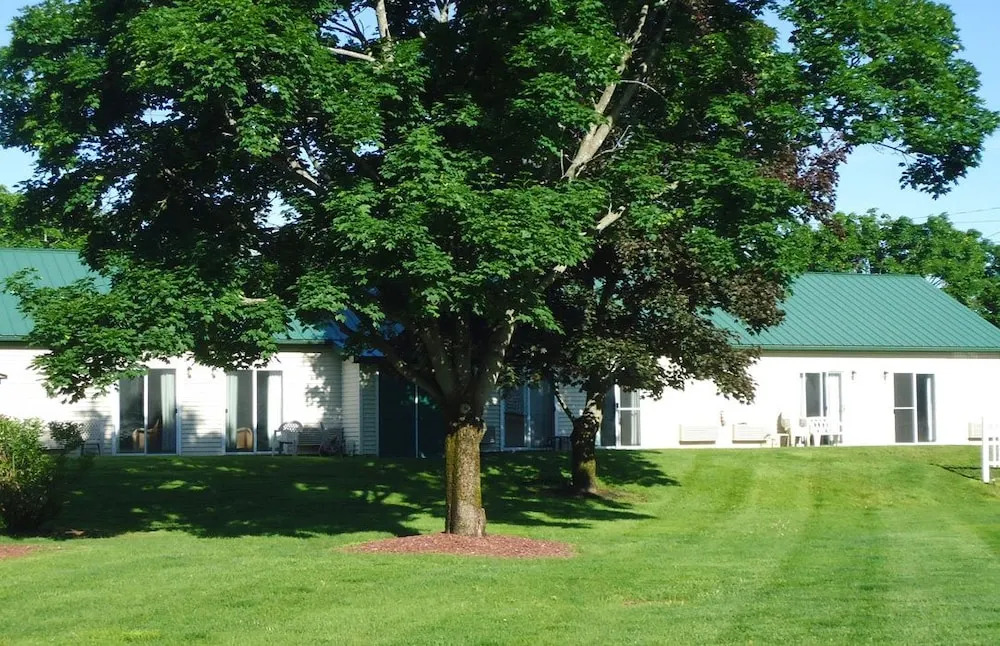 Adirondack Inn