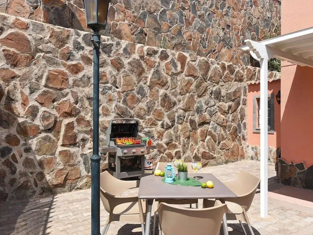 Chalet in Playa del Ingles Near Maspalomas Dunes
