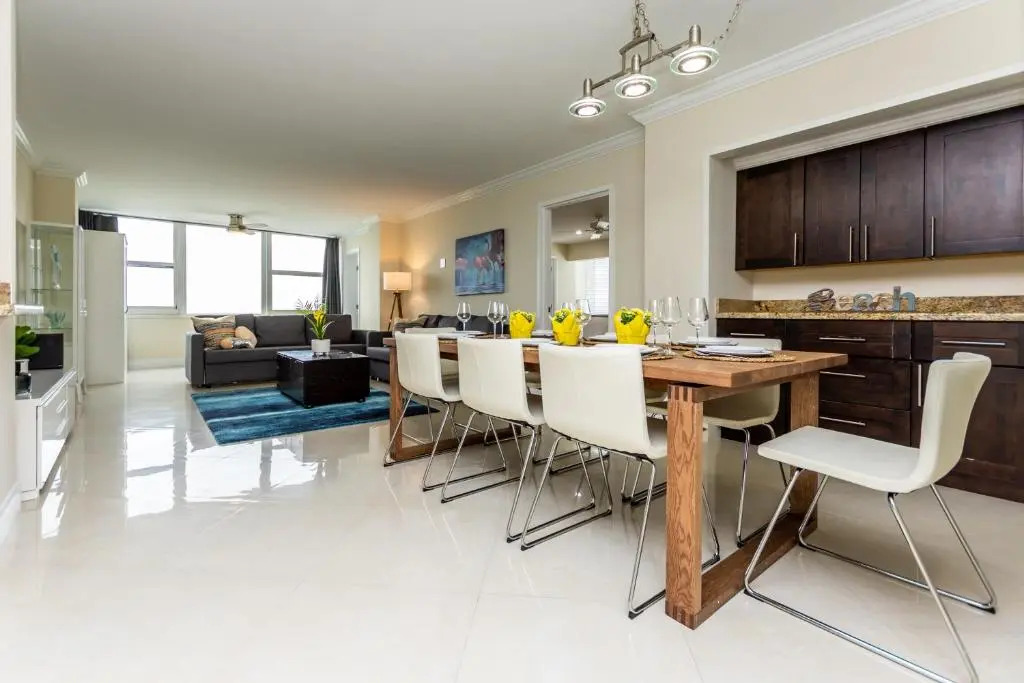 Ocean Beach Condo 3BR On the Sand 811