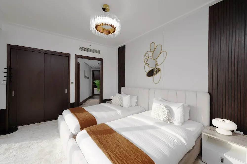 Maison Privee - Ultra Chic High-Floor Apt w/ Direct Burj Khalifa & Fountains Views