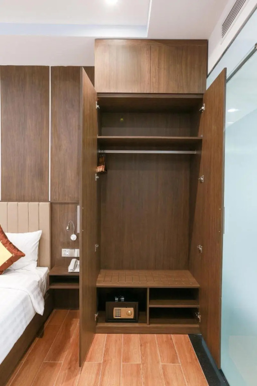 Prague Saigon Airport Hotel