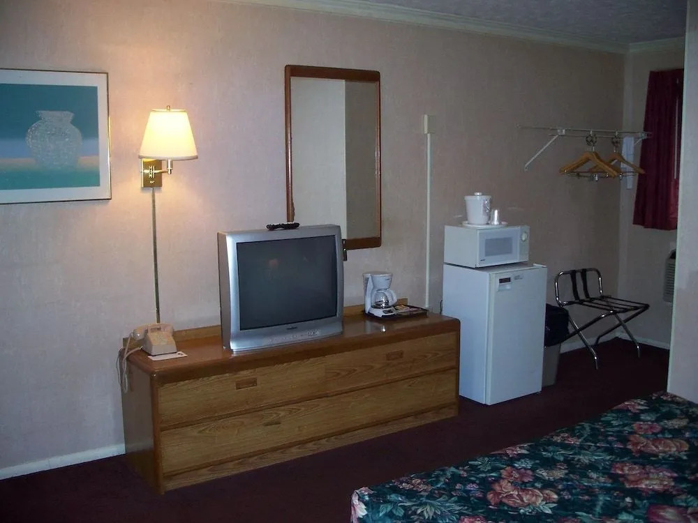 Castlewood Inn