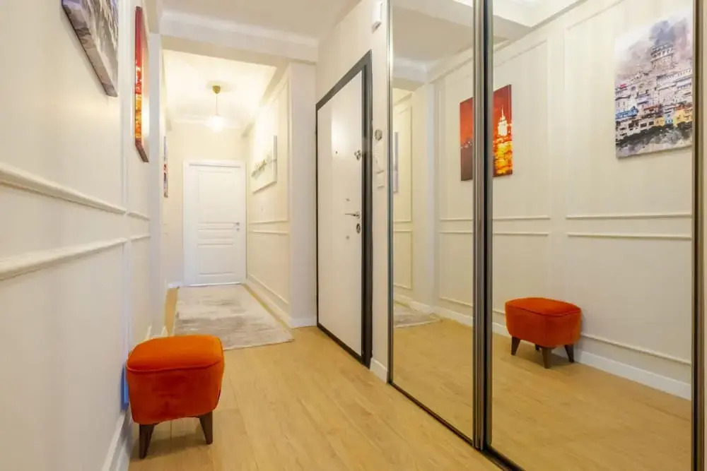 Spectacular Flat Near Bull Statue in Kadikoy