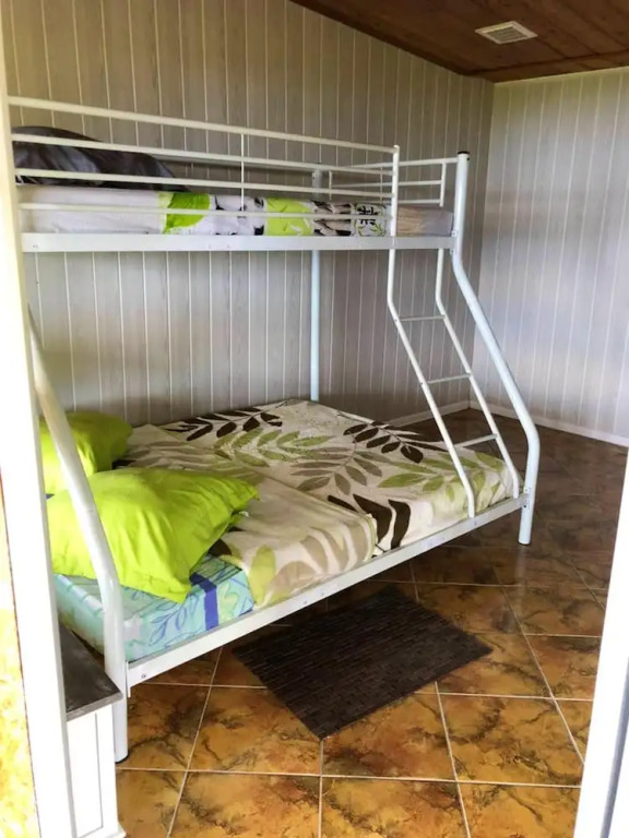 House With 2 Bedrooms in Saint benoît, With Wonderful sea View and Enclosed Garden