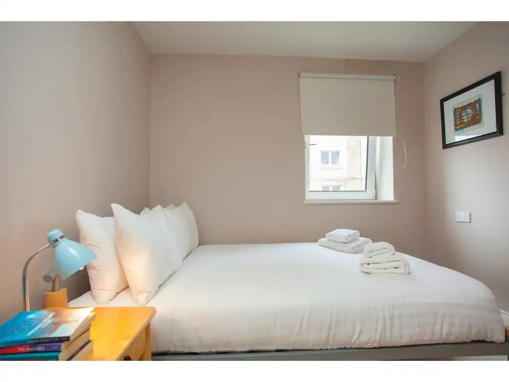 Gorgeous 2 Bed Flat in Historical Edinburgh