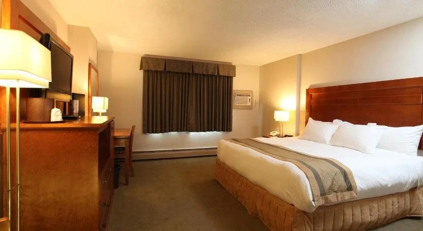 St. Albert Inn & Suites