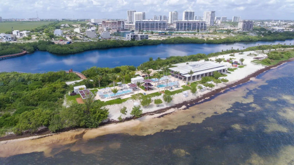 Renaissance Cancun Resort & Marina