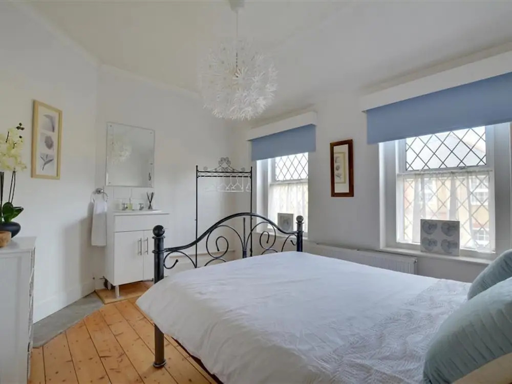 Bright Holiday Home in Broadstairs With Garden
