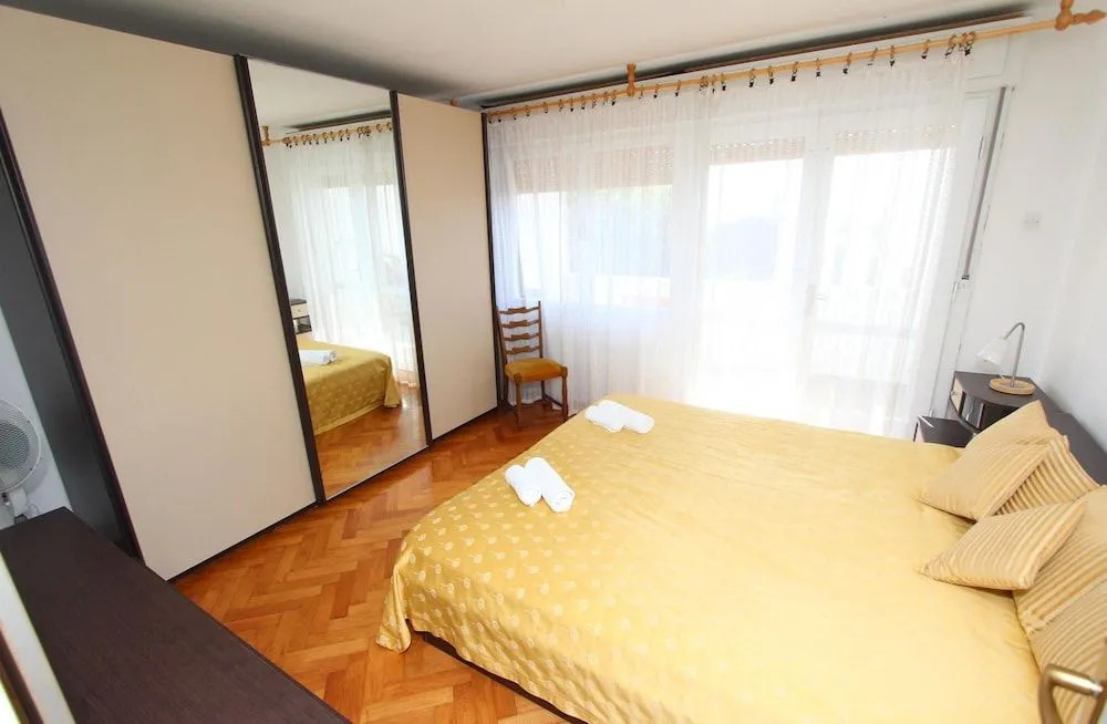 Apartment Maestral