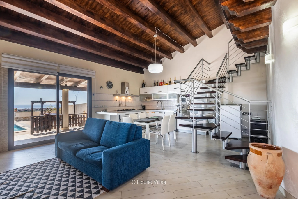 Villa Zora in Avola With 4 Bedrooms and 3 Bathrooms