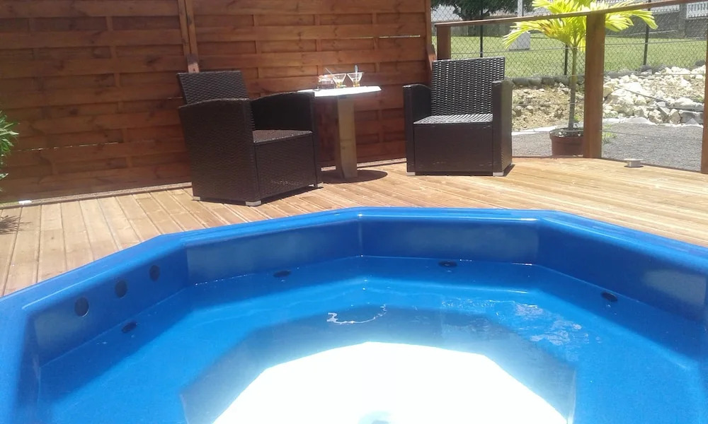 Apartment With one Bedroom in Le Gosier, With Enclosed Garden and Wifi