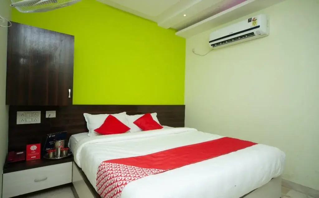 Sri Kumaran Residency By OYO Rooms
