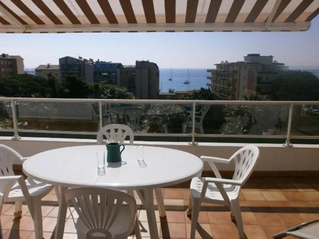 Appartement Le Lavandou, 3 pièces, 4 personnes - FR-1-308-122