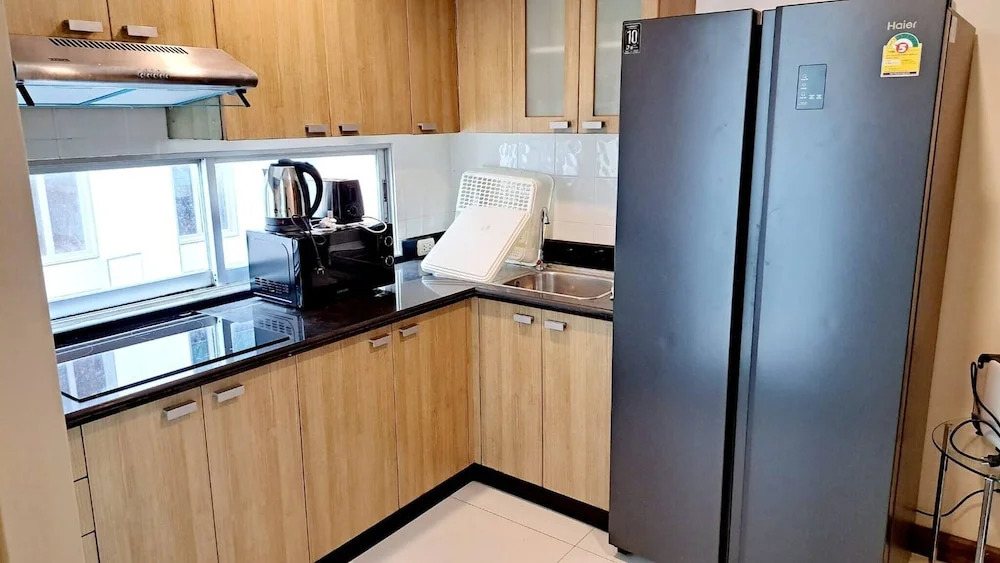 6D - 3 Bedroom Downtown Apartment With Shared Pool