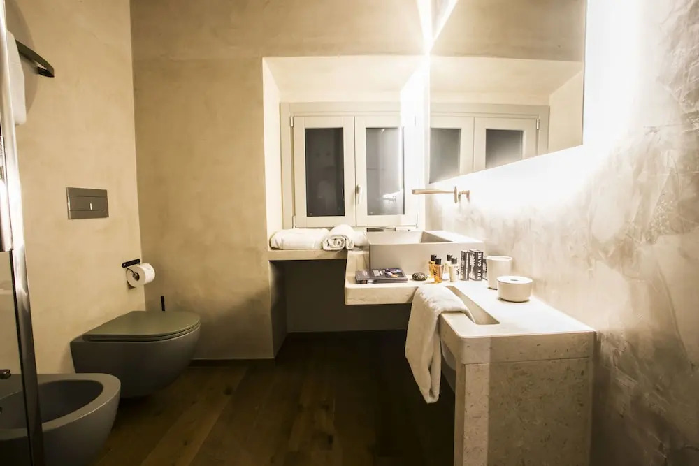 Edward Rooms & Wellness