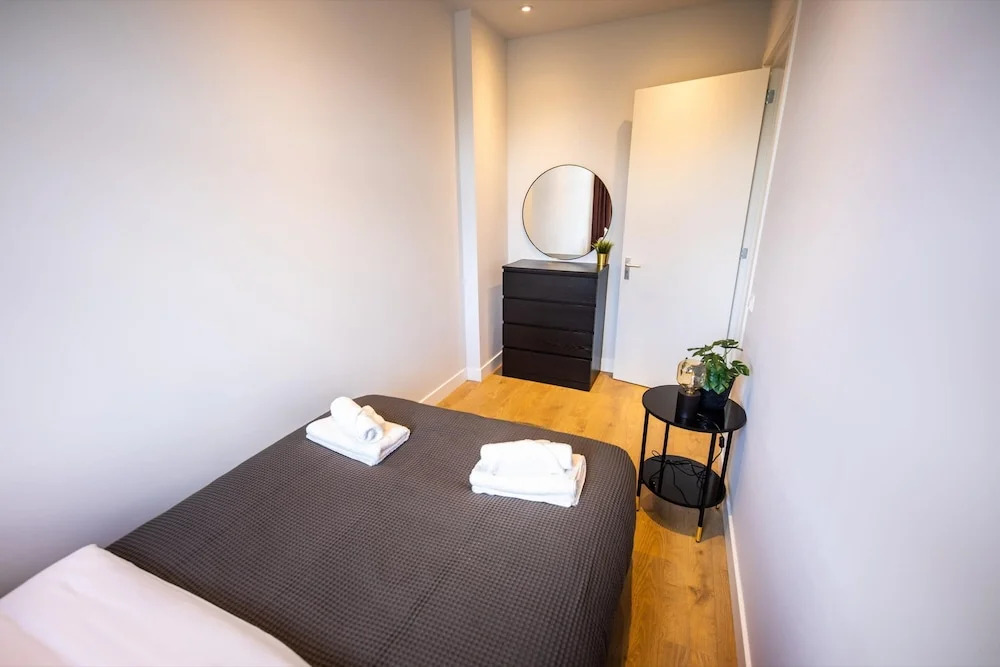 Spacious 2 Bedroom Serviced Apartments 71-77m2