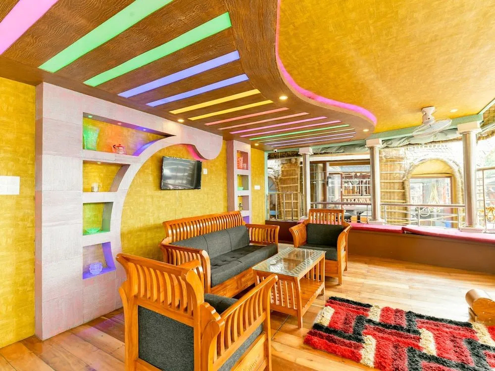 OYO 22272 Houseboat Anugraha 8 Bhk