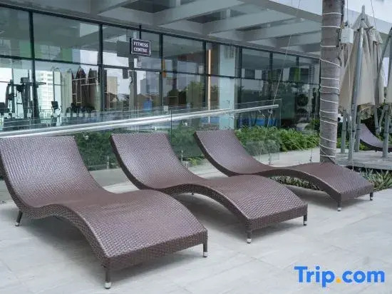 Republic Airport Luxury 2BR | Pool & Gym