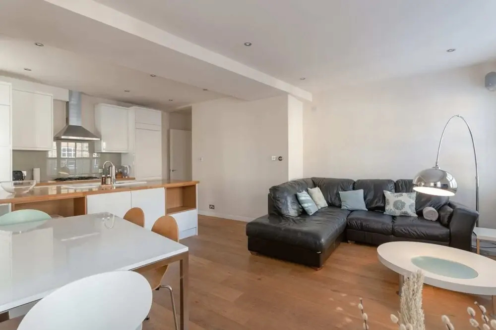 2 Bedroom Apartment in Central London