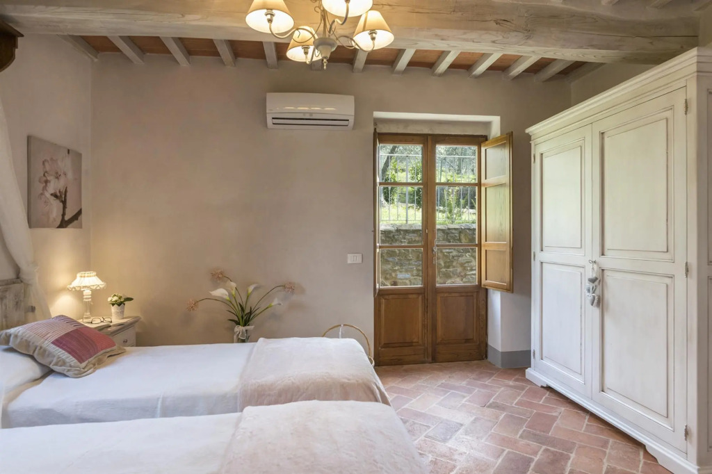 Torre La Ripa 8, Emma Villas