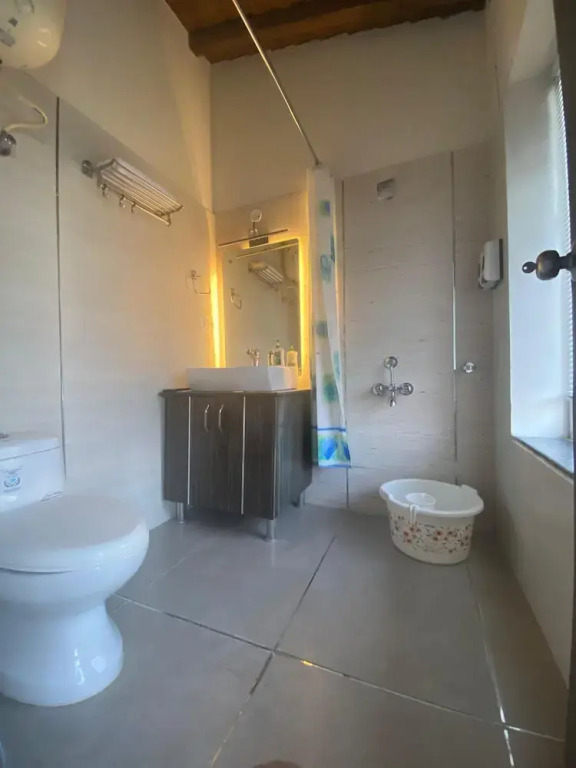 Luxsugero Penthouse Kaichidham