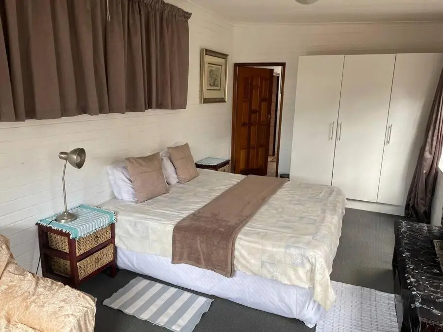 Central suburban suite in the heart of Joburg