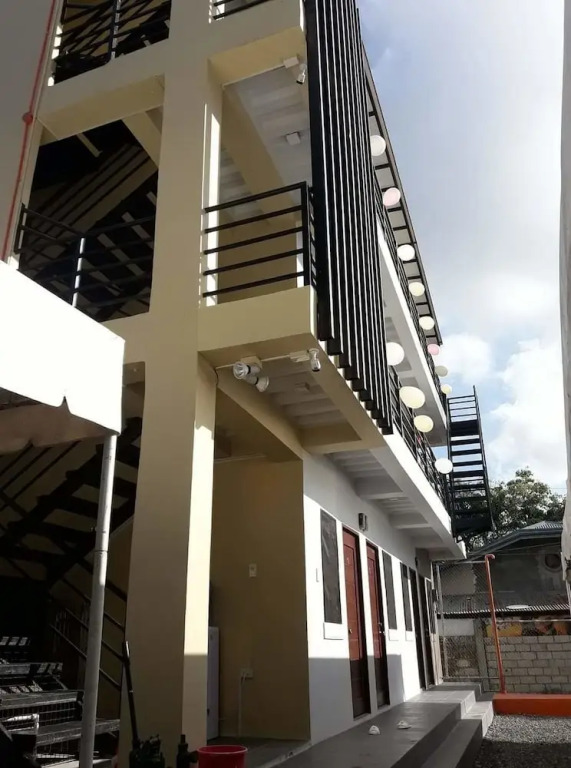 B&E Apartelle