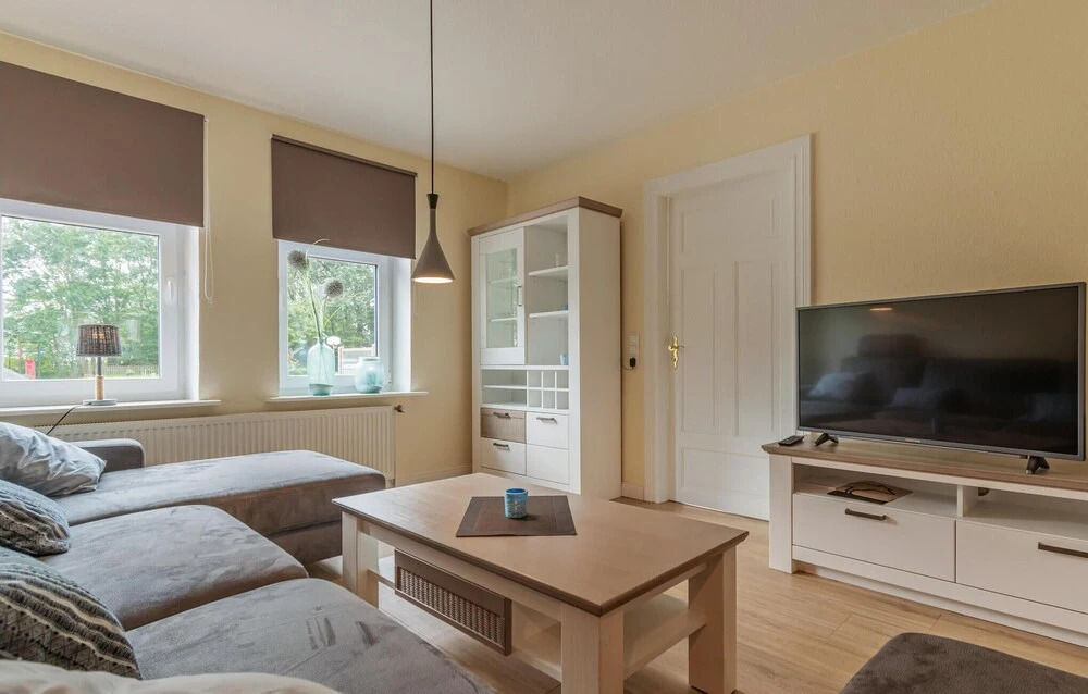 3 Bedroom Beautiful Home In Ockholm