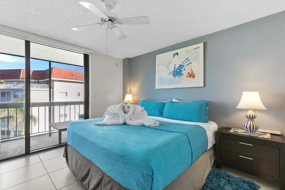 Seaview Ct. 507 Marco Island Vacation Rental 2 Bedroom Condo by Redawning