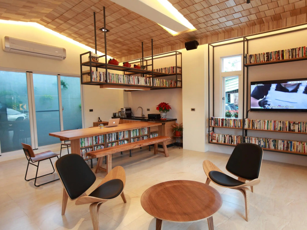 Leveeside House