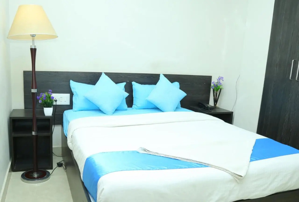 Hotel Bangalore Airport Inn, Near kempegowda Airport, Airport Pickup & Drop Available 24X7