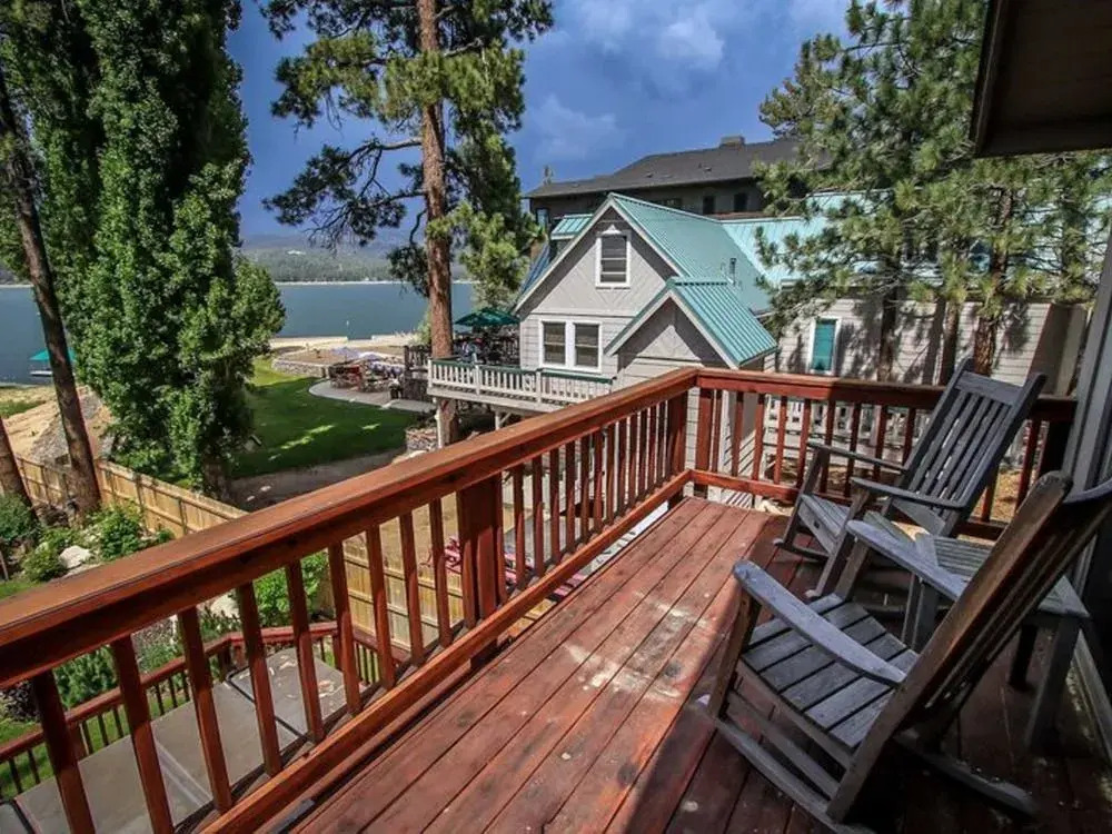 Lakefront Mountain 1566 by RedAwning