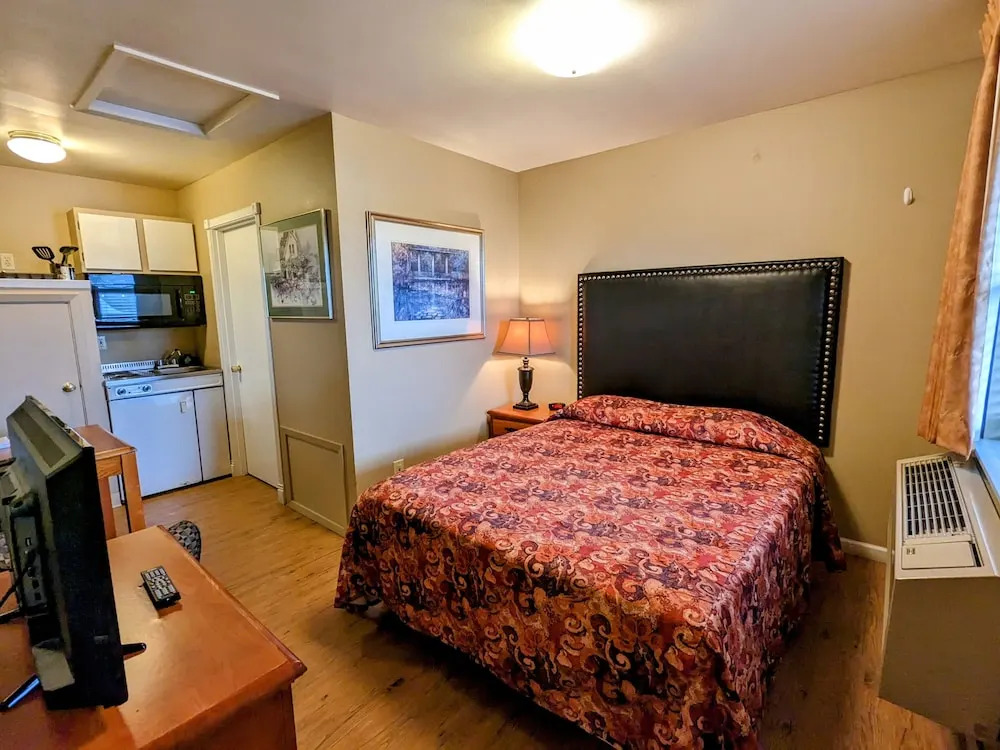 Bridge of The Gods Motel, Cabins & RV Park