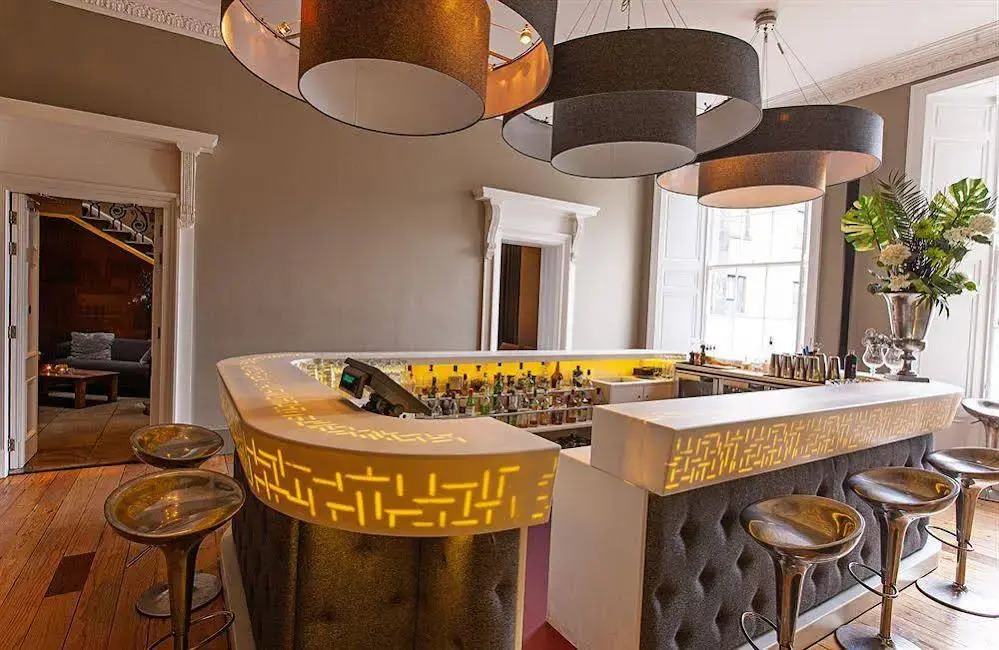 Rooms & Suites Picardy Place