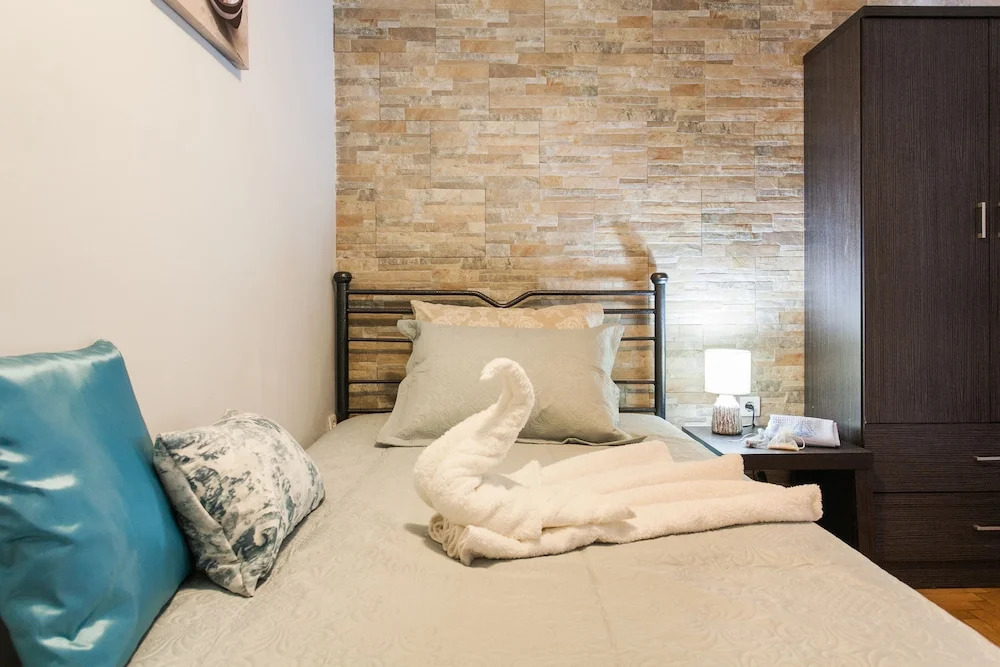 Athens cozy rooms walk to Acropolis